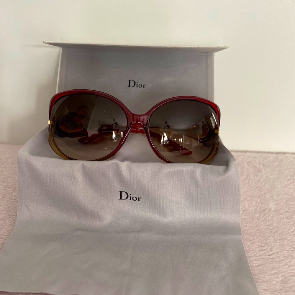 !!SOLD!! DIOR SUNGLASSES - Picture 1 of 7